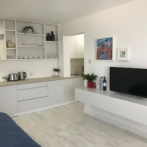https://sea-view-makenzi.larnacahotels.org